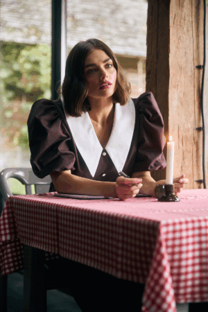 Brązowa bluzka z bufami