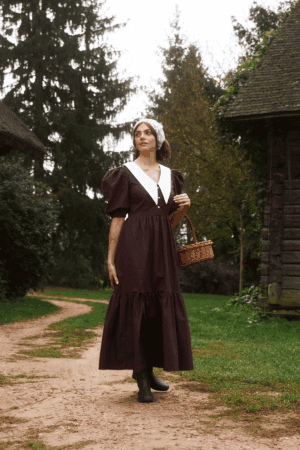 Długa brązowa sukienka jesienna