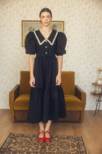 Długa sukienka w kratę