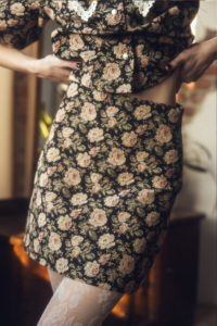 Żakardowa spódnica mini